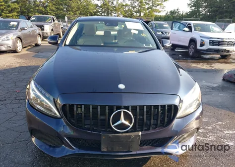 2016 Mercedes-Benz C 300 4Matic z USA, uszkodzony, nr VIN WDDWF4KB3GR144409